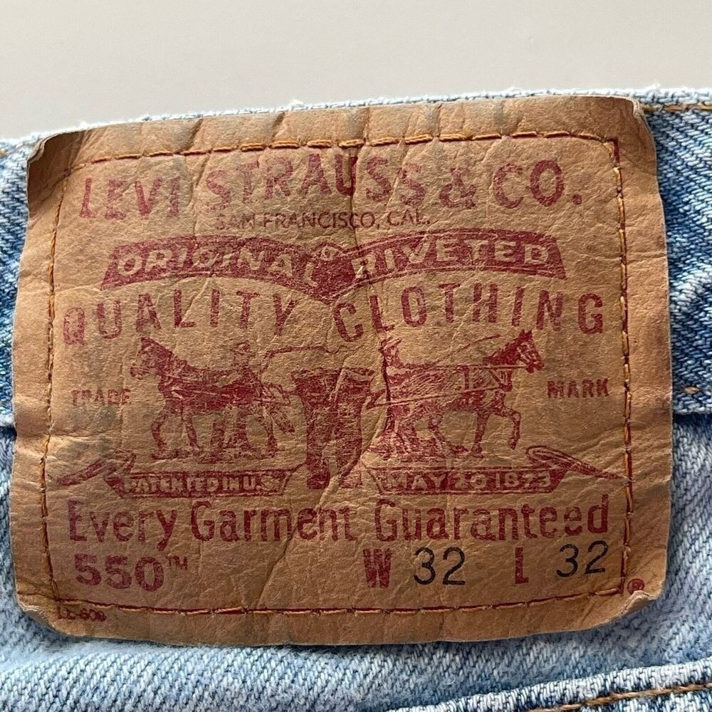 Levis 550 Relaxed Fit Tapered Leg Light Wash Blue Denim Jeans Mens W32 L32